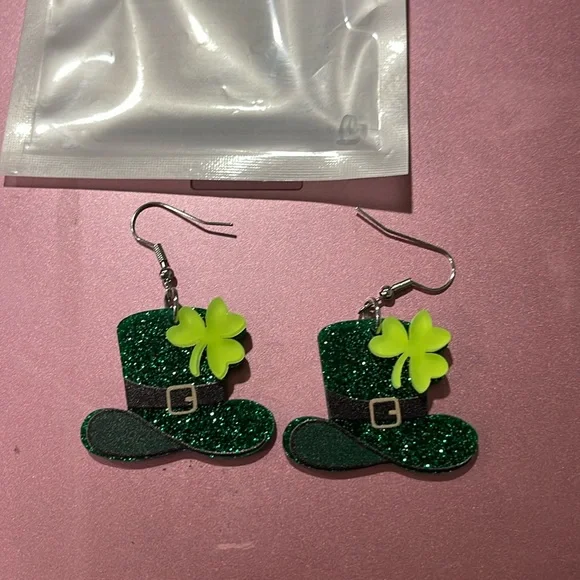 St. Patrick Earrings - Picture 1 of 1